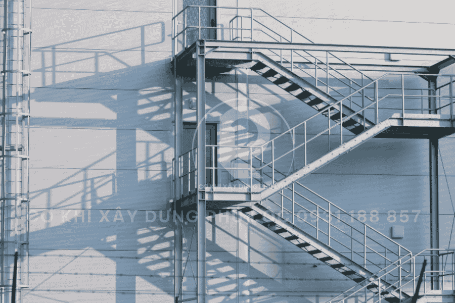 Cầu thang thoát hiểm                