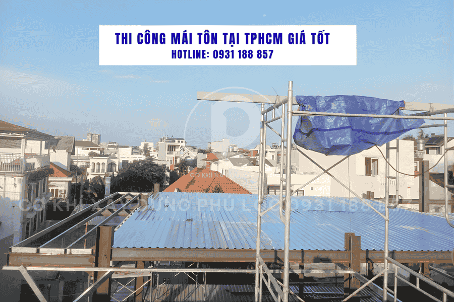  thi công mái tôn