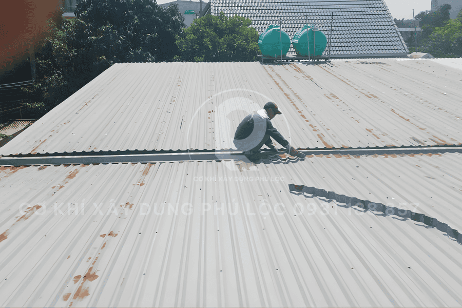 Thi công mái tôn HCM