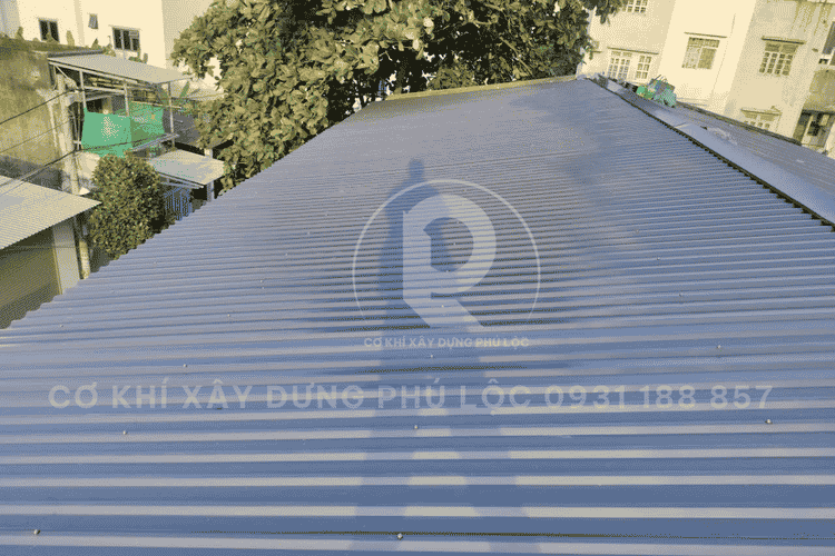 Thi công mái tôn tại Quận 6