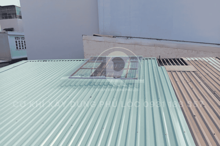 Thi công mái tôn tại Tân Bình