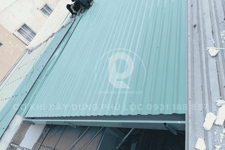 Thi công mái tôn tại Tân Bình