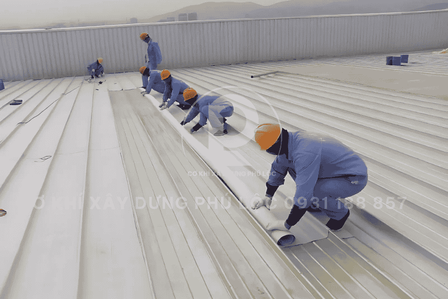 mái tôn nhà phố