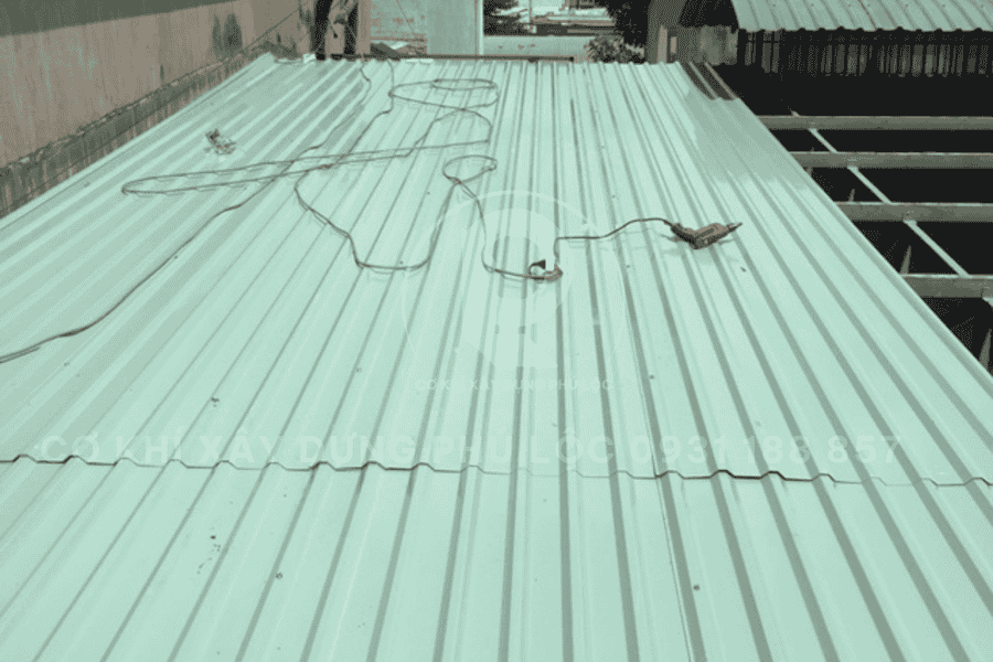 Mái tôn sân thượng